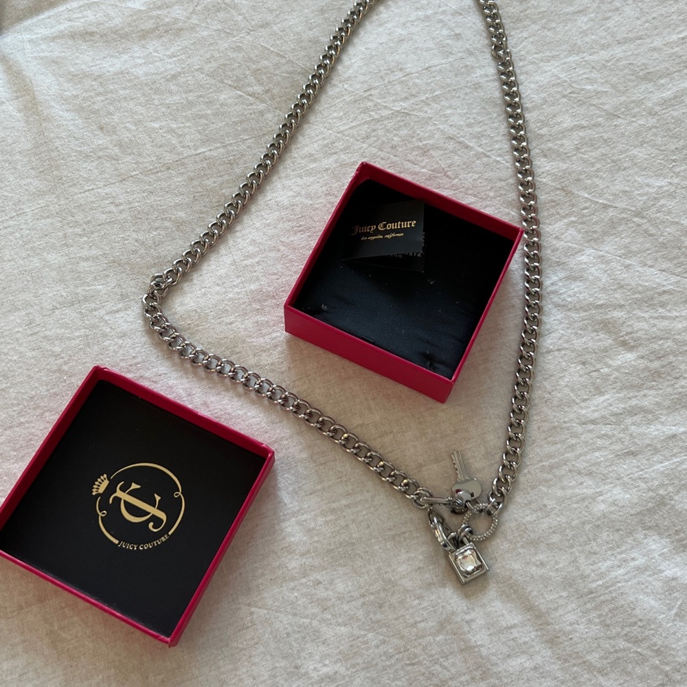 Juicy Couture Silver Charm Necklace or Waistlace !!! 😃 approximately 28“ - Picture 4 of 5